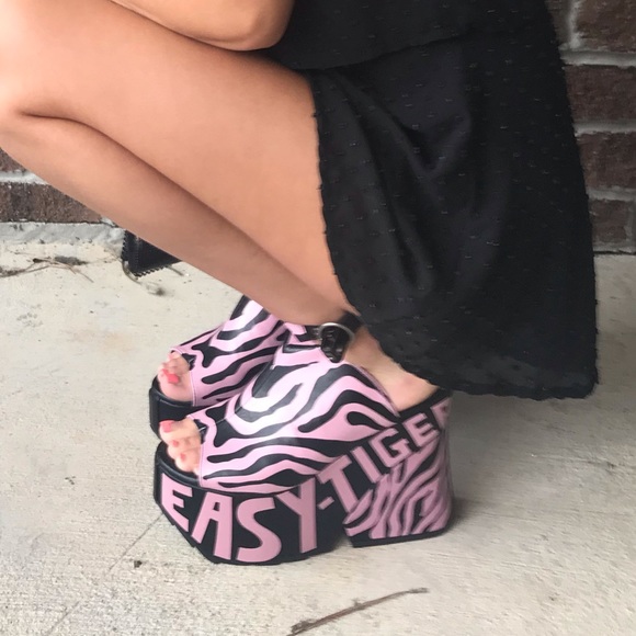 Easy Tiger Wedges - Picture 2 of 2